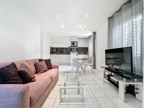 Central 1 bedroom Riouffe 206 2 mins from Palais