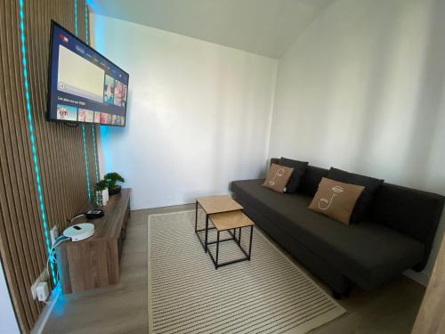 Joli Studio Lumineux et moderne