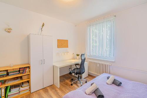 Postel nebo postele na pokoji v ubytování A private ROOM in a shared flat - Soukromý pokoj ve sdíleném bytě