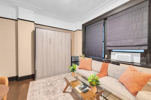 Χώρος καθιστικού στο Stunning Condo in Heart of New York with GYM & MORE