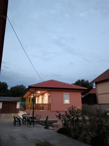 Das Gebäude in dem sich die Ferienwohnung befindet