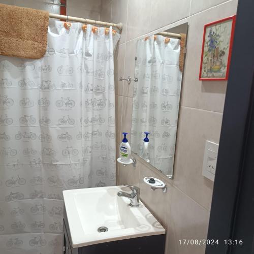 Koupelna v ubytování Alojamiento Del Real 2