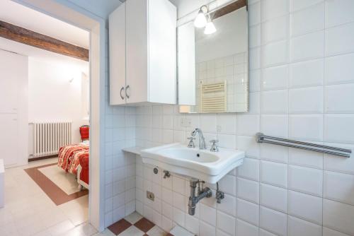 Ένα μπάνιο στο Ambra Maison, Bologna by Short Holidays