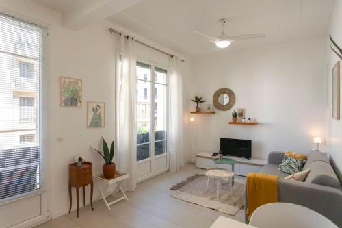 Cosy and hyper central Jean Medecin