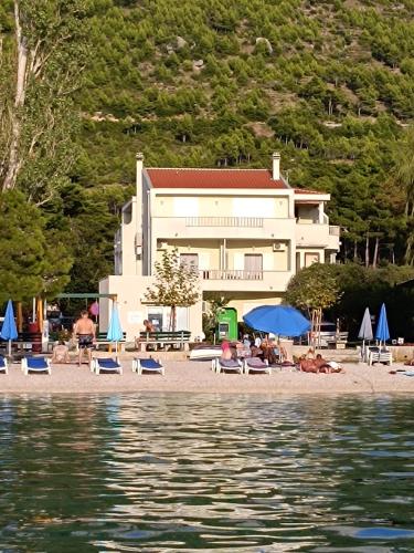 Beach apartments Promajna