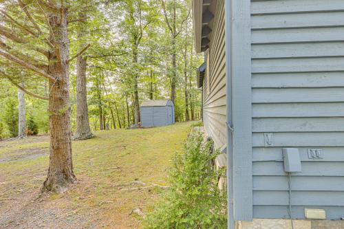 Gallery image of Less Than 1 Mi to Bryce Resort Quiet Cabin with Hot Tub! in Basye