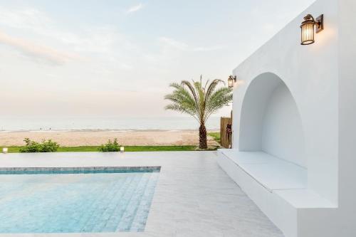 Бассейн в The La Palma Villa Kuiburi или поблизости