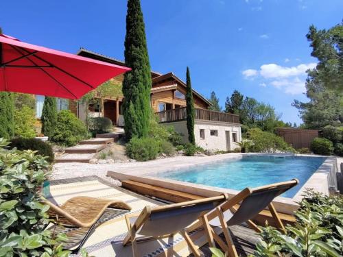 Les cigales magnifique maison en bois avec piscine