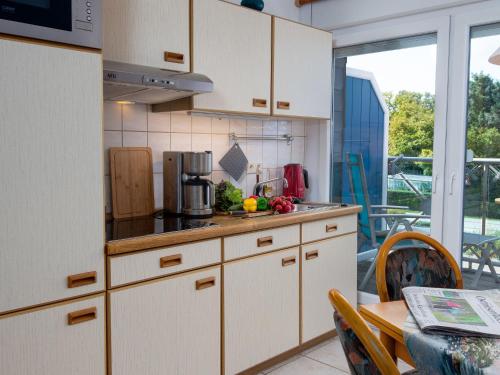 Η κουζίνα ή μικρή κουζίνα στο Apartment Dehne-2 by Interhome