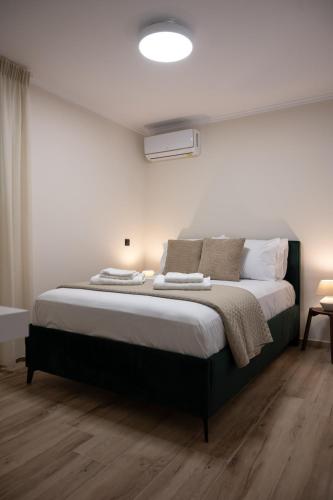 Chrysa's Deluxe Apt