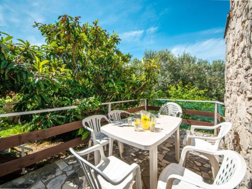 Vonkajšia záhrada v ubytovaní Holiday Home Andrijana by Interhome