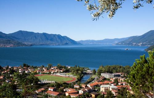 a town on the shore of a lake at La Torretta "I Gabbiani" sul Lago Maggiore in Maccagno Inferiore