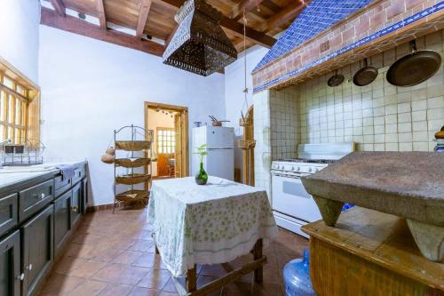 Η κουζίνα ή μικρή κουζίνα στο Natural Retreat & Pet-Friendly Escape