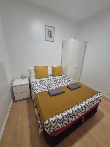 a bedroom with a large bed in a room at Estudio 504 M-15 in Madrid