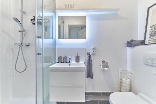 Ένα μπάνιο στο Neues Souterrain-Apartment in Kurstadt