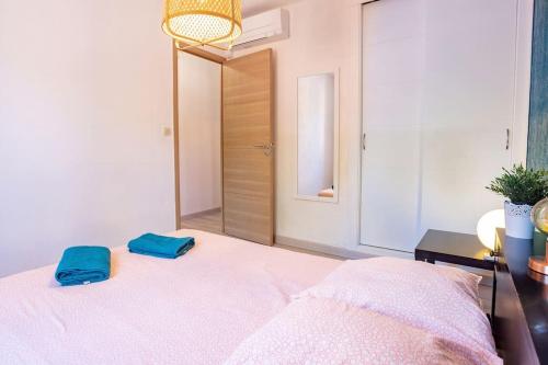 Photo de la galerie de l'établissement Belle Villa, Piscine, climatisée, jardin, à Sainte-Maxime