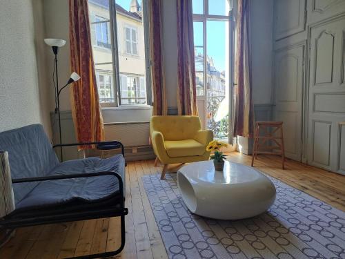 Lons centre T1 rue du commerce