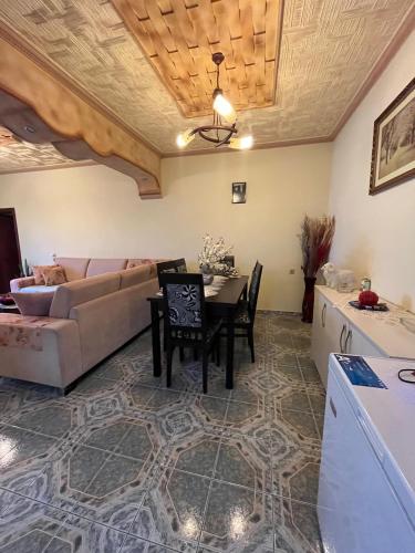 O zonă de relaxare la Vila Metushi