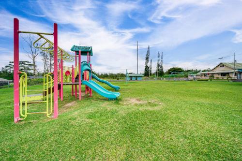 Ο χώρος παιχνιδιού για παιδιά στο Pahoa Home with Fenced-In Yard Near Hilo and Parks