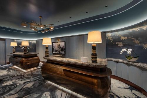 JW Marriott Essex House New York Image