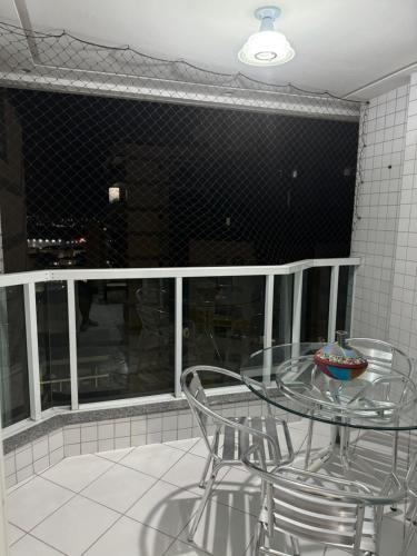 Balkoni atau teres di Centro de Guarapari 3 quartos, dois com Ar