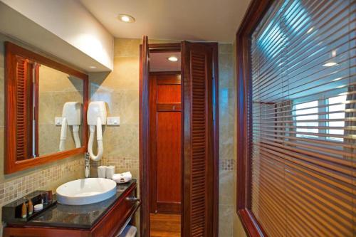 Ванная комната в Conifer Boutique Hotel