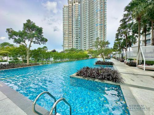 Bazén v ubytování Teega Suites Puteri Harbour By Stayrene nebo v jeho okolí