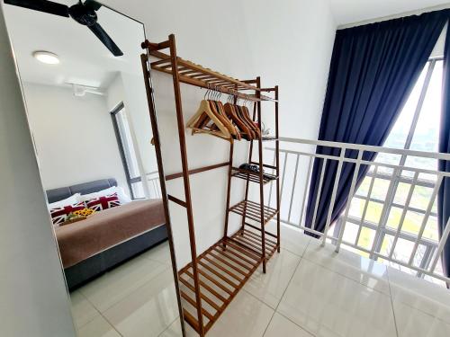 Katil atau katil-katil dalam bilik di 8 Guest Duplex 1 Room Studio Cyberjaya Hospital DPulze Shaftsbury MMU Limkokwing KLIA Transit Putrajaya