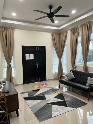 Khu vực ghế ngồi tại CozyInn Homestay