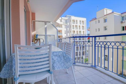 2 pièces plein Centre, Terrasse, Parking