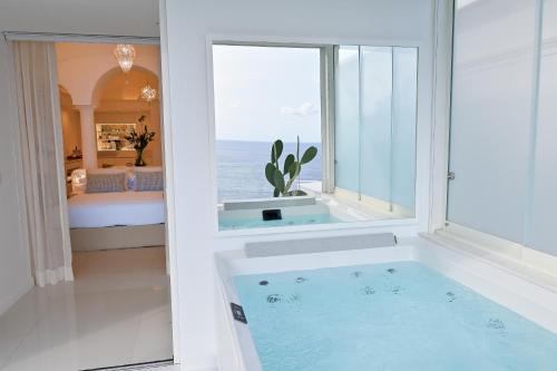 Ένα μπάνιο στο Residenza La Zerina