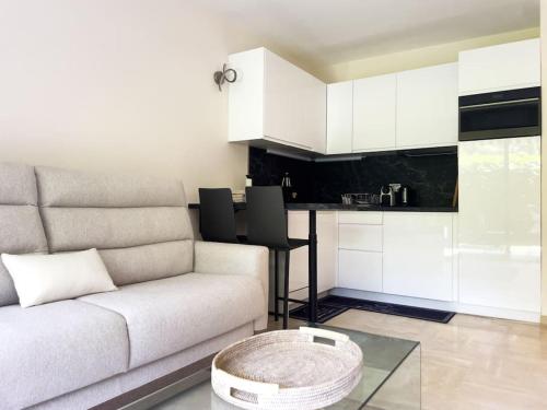 Cocon paradisiaque avec piscine, terrasse, jardin au calme absolu