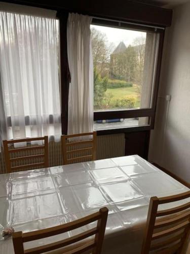 Reims centre-ville -au1er étage avec 2 chambres - 6 personnes