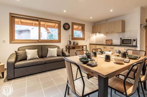 Η κουζίνα ή μικρή κουζίνα στο Hostel des Combes Privatisation complète