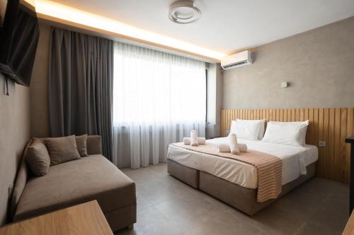 Alkazar Suites