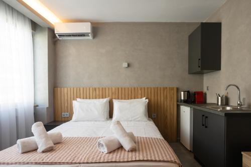 Alkazar Suites