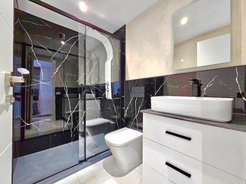 JADE exclusives apartment in Las Americas