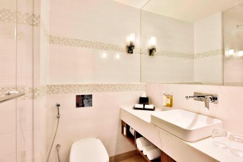 Ένα μπάνιο στο Fairfield by Marriott Jodhpur