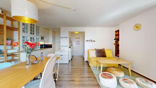 Imagen de la galería de One-bedroom apartment with lake view, en Pully