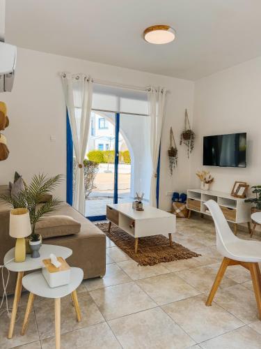 Diana HATS 1B, Pool, Paphos Center