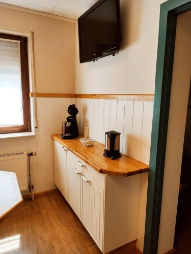 Dapur atau dapur kecil di Warum ins Hotel