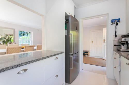 Køkken eller tekøkken på Honey Bird Lodge