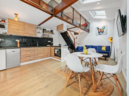 Loft Duplex à 2 min de Paris - Parking gratuit