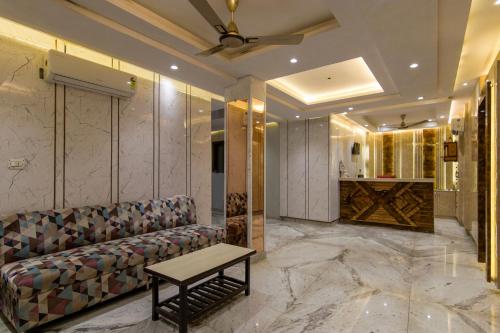 Area soggiorno di Hotel Star Dx by P K Residency