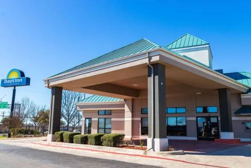 Days Inn by Wyndham N.W. Medical Center in San Antonio