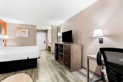 Kuchyň nebo kuchyňský kout v ubytování Best Western Gateway Inn