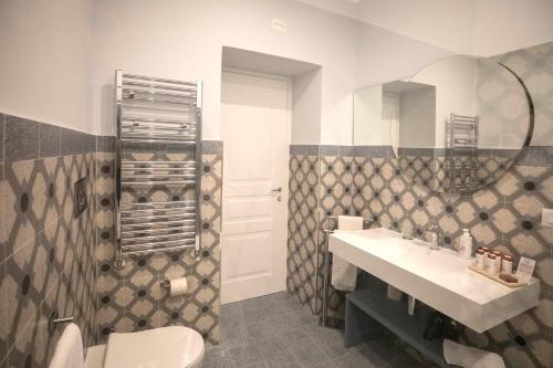 Koupelna v ubytování Lanterne Magiche Ortigia Suites