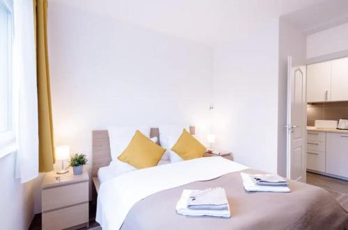 Sunny 2BR with balcony at Szövetség street 1074 Budapest, Szövetség utca 27 kép - 3