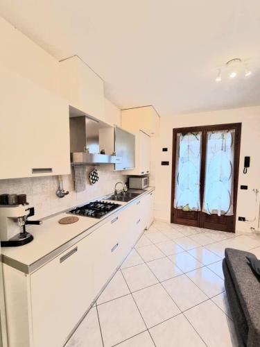 Dapur atau dapur kecil di Sea Home - Pinarella
