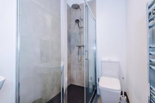 Gallery image of Silver Street Apartments by Staycay in Bury